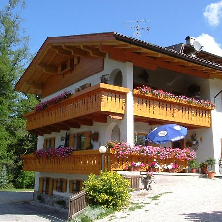Elmes Bed & Breakfast ลาวิลลา ภายนอก รูปภาพ